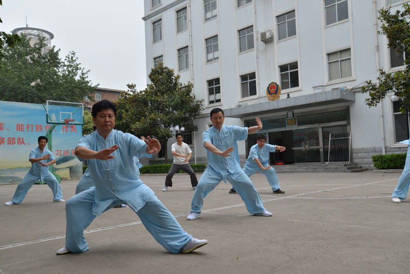 聘請陳式太極拳知名教練教學，開展太極拳興趣小組活動。